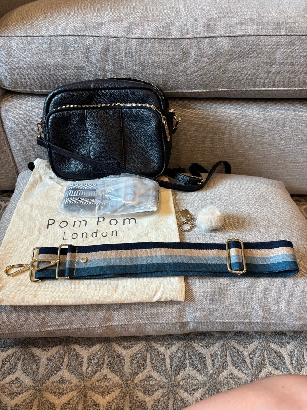 NWOT Pom Pom London Navy Original Pebbled Crossbody Bag with Striped Straps - Picture 9 of 10